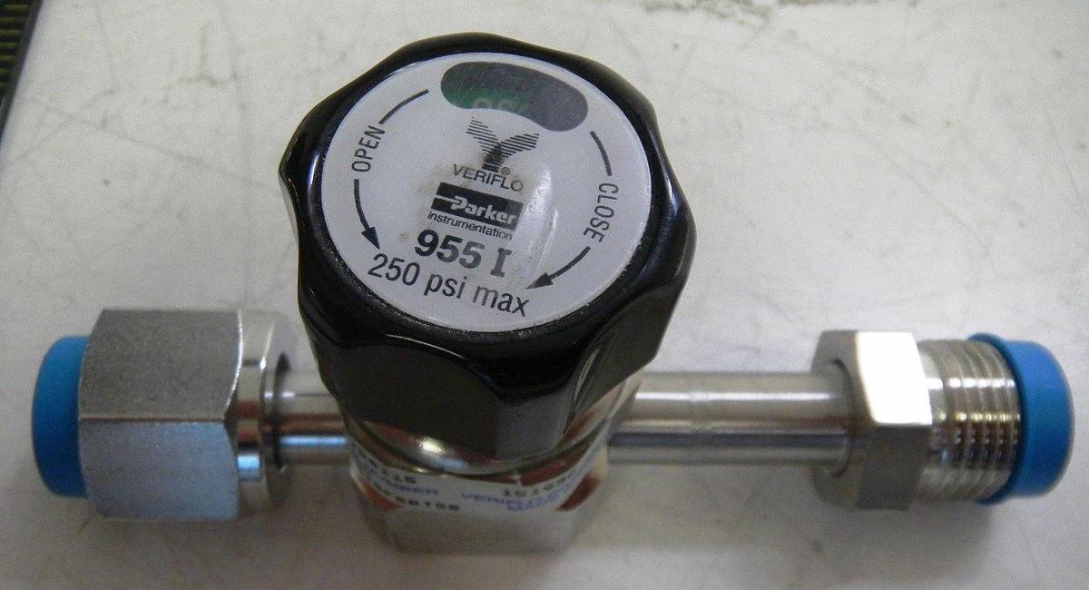 Used Veriflo 955ISFS8TS8 Valve, High Purity, 5" Face to Face 1/2"MVCR/FVCR, Used