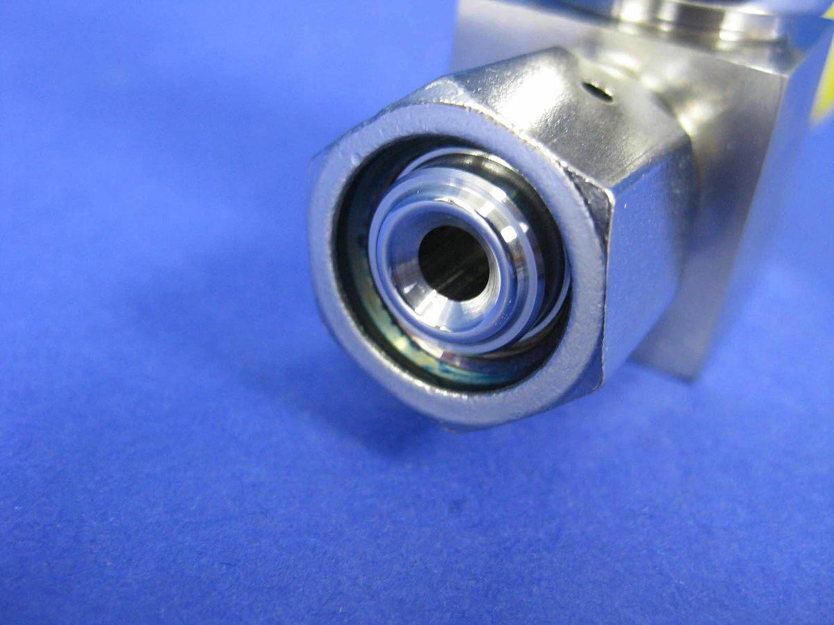 Parker 4V1-PT4K-SS-PP Manual Bellows Valve w/ Toggle Handle, 1/4" FVCR, New