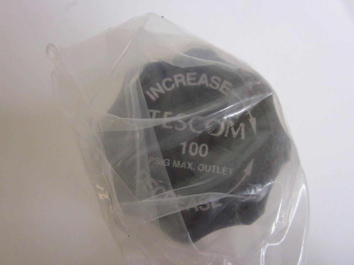 Used Tescom 64-2642KT690-117, Pressure Regulator - 2 Port, 600 psi, Male VCR Elbow