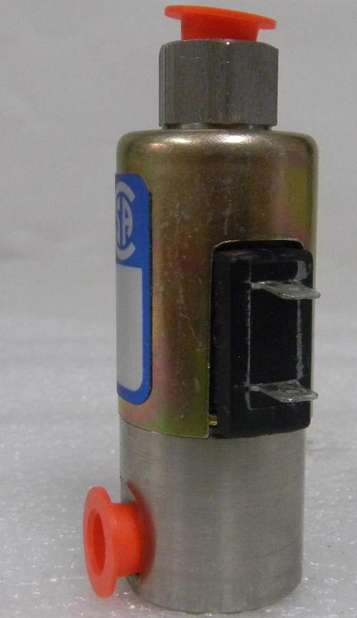 Used Skinner, Honeywell, B11RX20D Valve, 200 PSI, 24 VDC, 7W, Orifice 3/64, NEW
