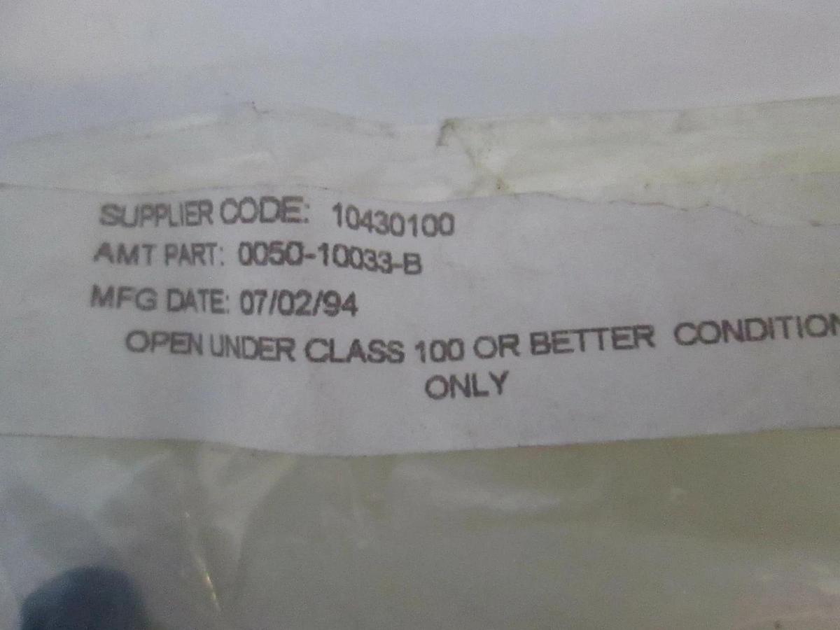 Used AMAT, 0050-10033-B, FTG 90DEG 7/16-20 TO #1/4VCR ASP, New
