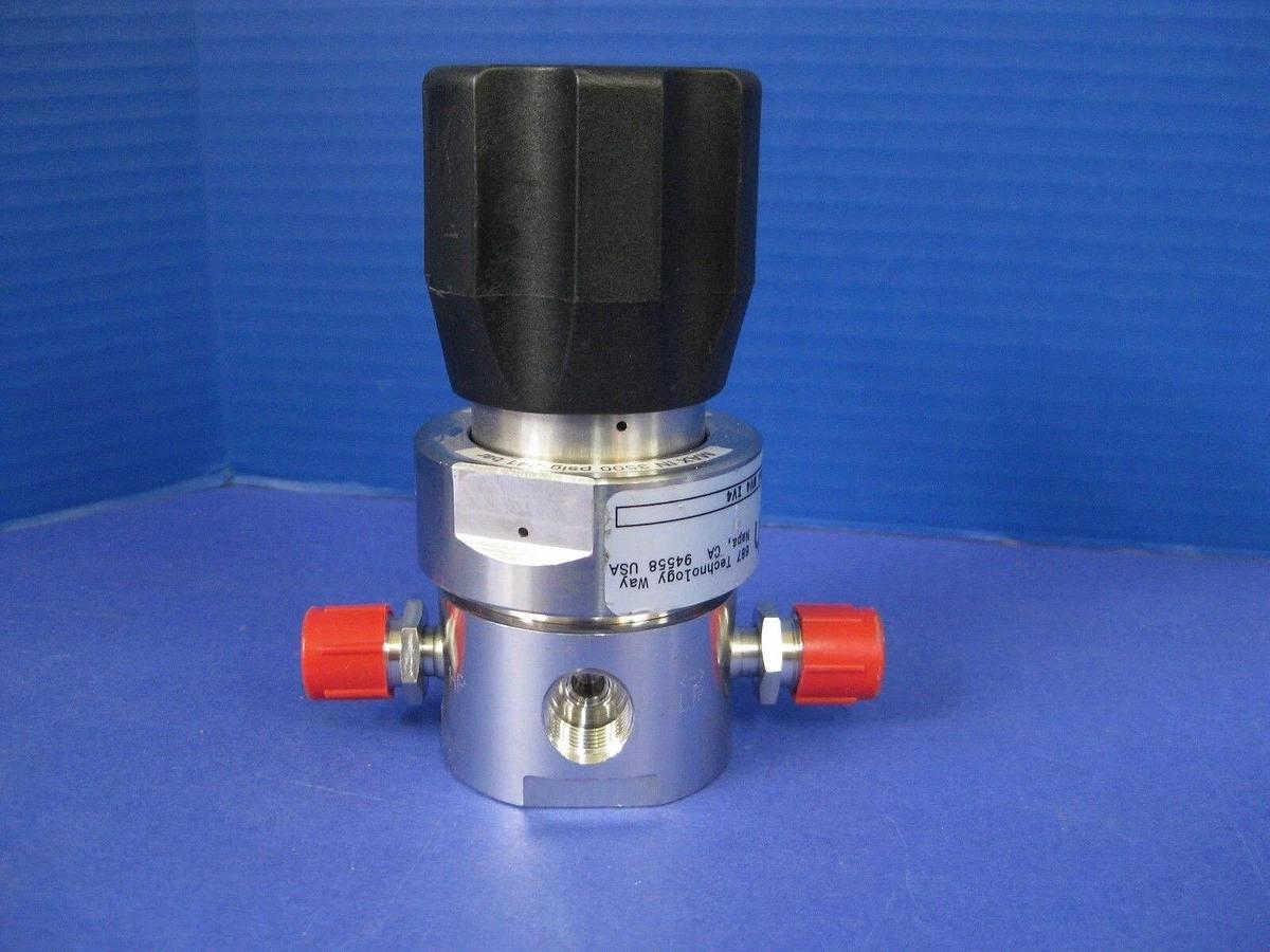 Used APTech AZ1010S 3PW MV4 MV4 IV4 Pressure Regulator, 100 psig, Used