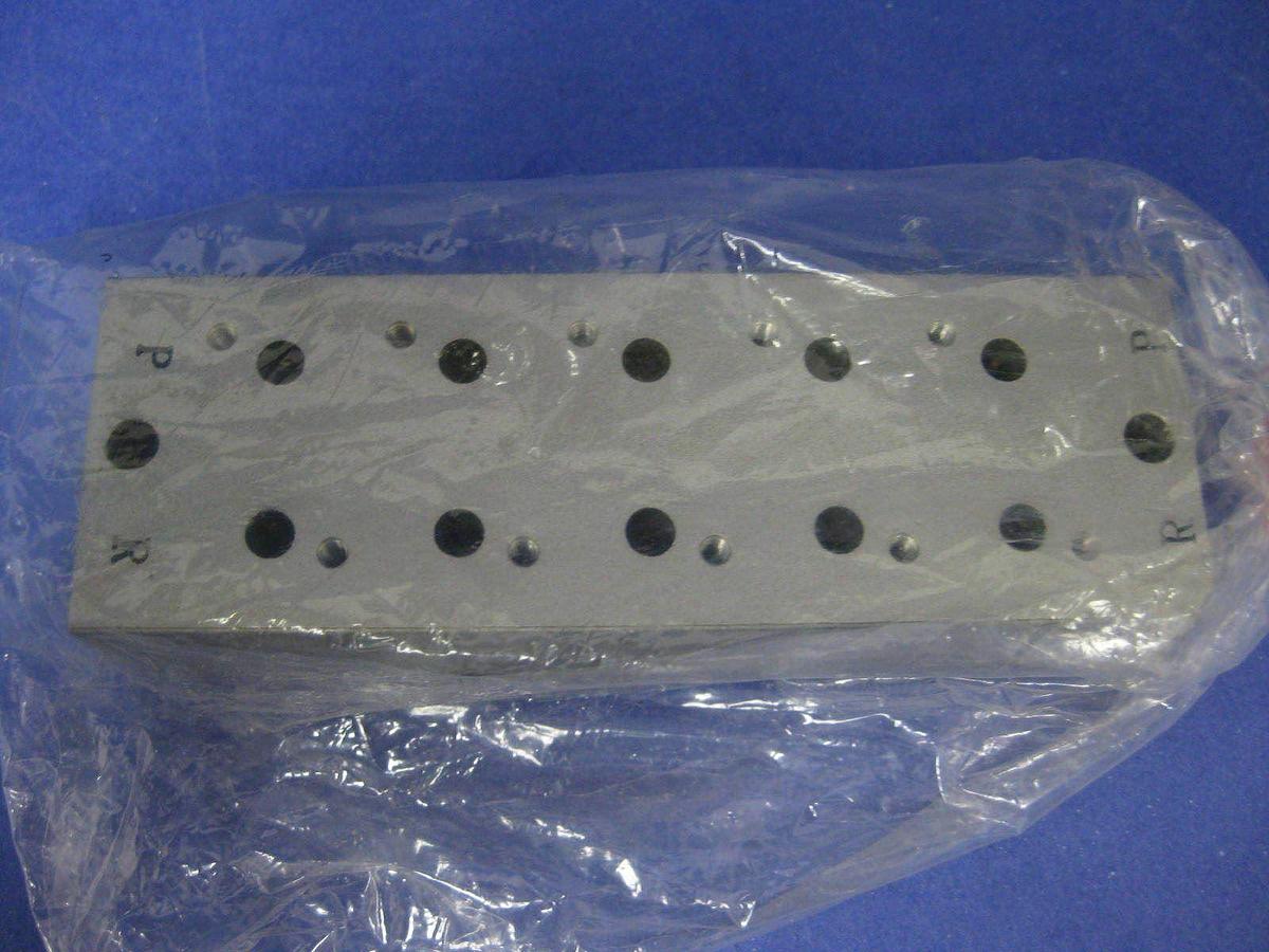 SMC NVVSZ5-20-051-00T 5 Station Manifold Block for VV3Z Valve, Lot of 2 New