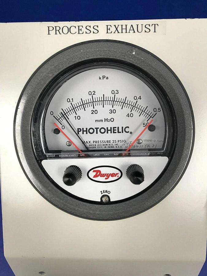 Used Dwyer 3000MR Photohelic Gauge 0-50mm / 0-0.5kPa Water, w/ Mounting Panel Used