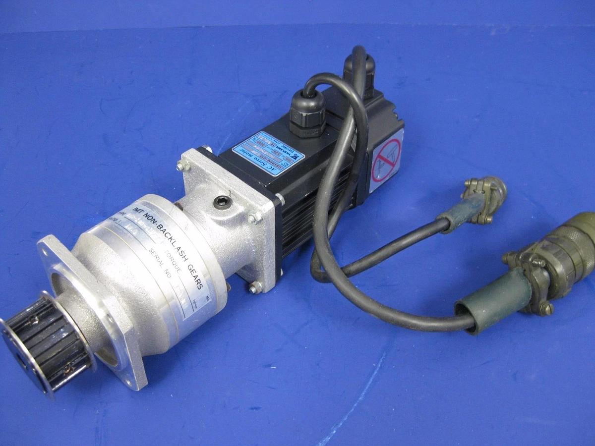 Used Yaskawa USAREM-01DE2K AC Servo Motor w/ IMT Non-Backlash Gear BM2-10B-01YERAK1