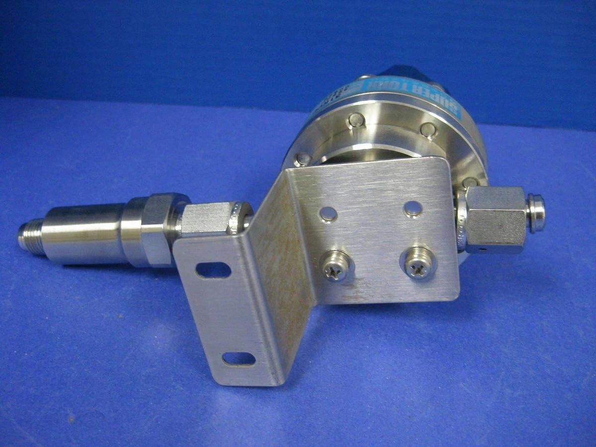Used Tanaka 31WVU / 466RU Super Torr Regulator w/ Millipore WGFG01HRU, Used