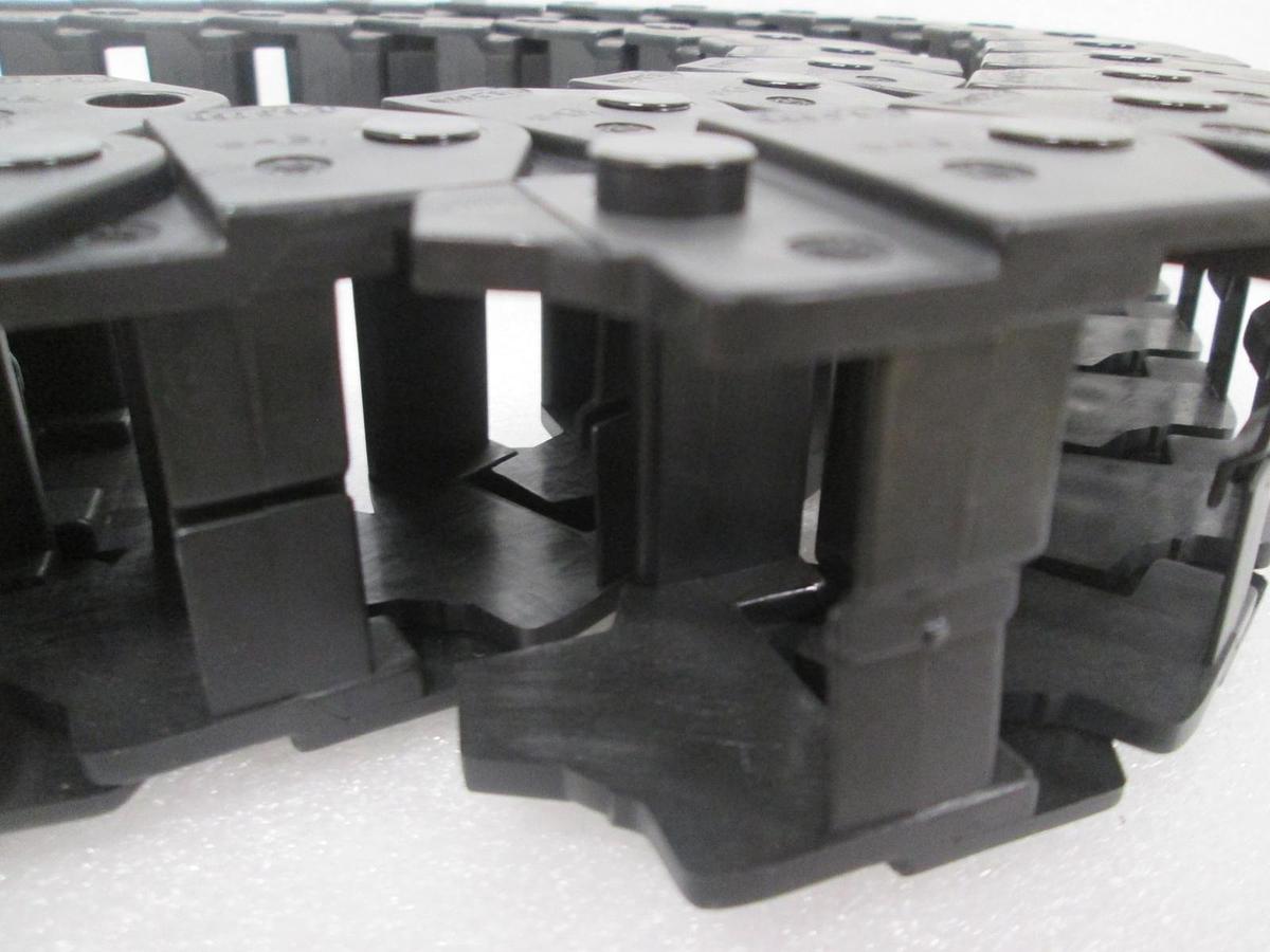 Used Igus, E16.3.060 (47 Pieces) Energy Chain System, Used
