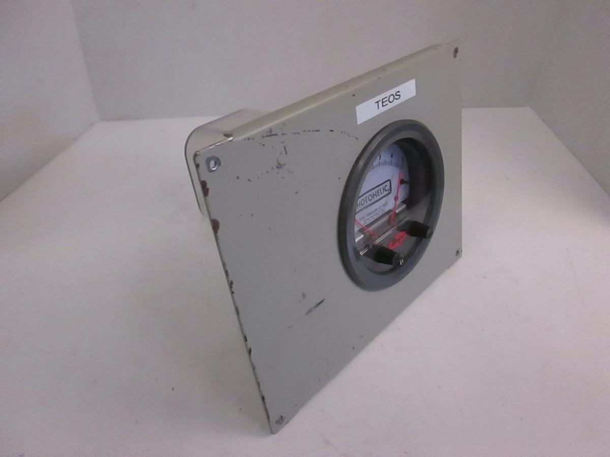 Used Dwyer Photohelic Gauge 0-5 Inches Aq, w/ Mounting Panel Used