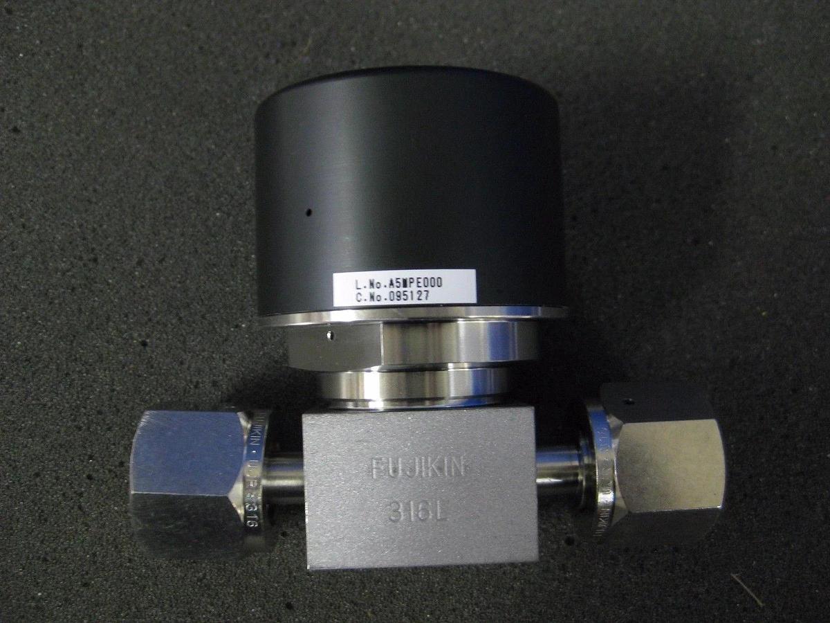 Fujikin FPR-ND-71-9.52-2 NEW MEGA-ONE LA Low Press NC Diaphragm Valve, NEW