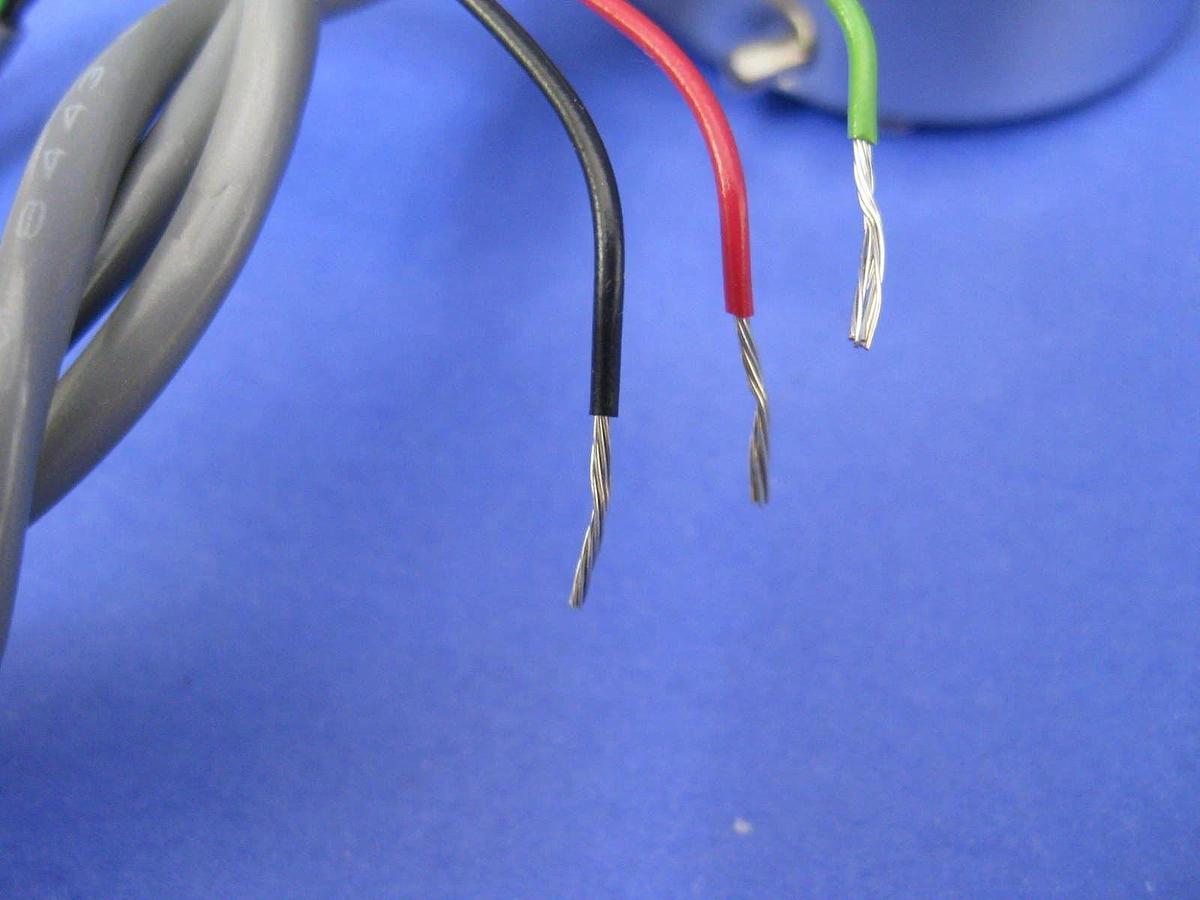 Used Span IPS 122 Indicating Pressure Switch, 0 - 100 psi, 1/4" FVCR, New Take Out