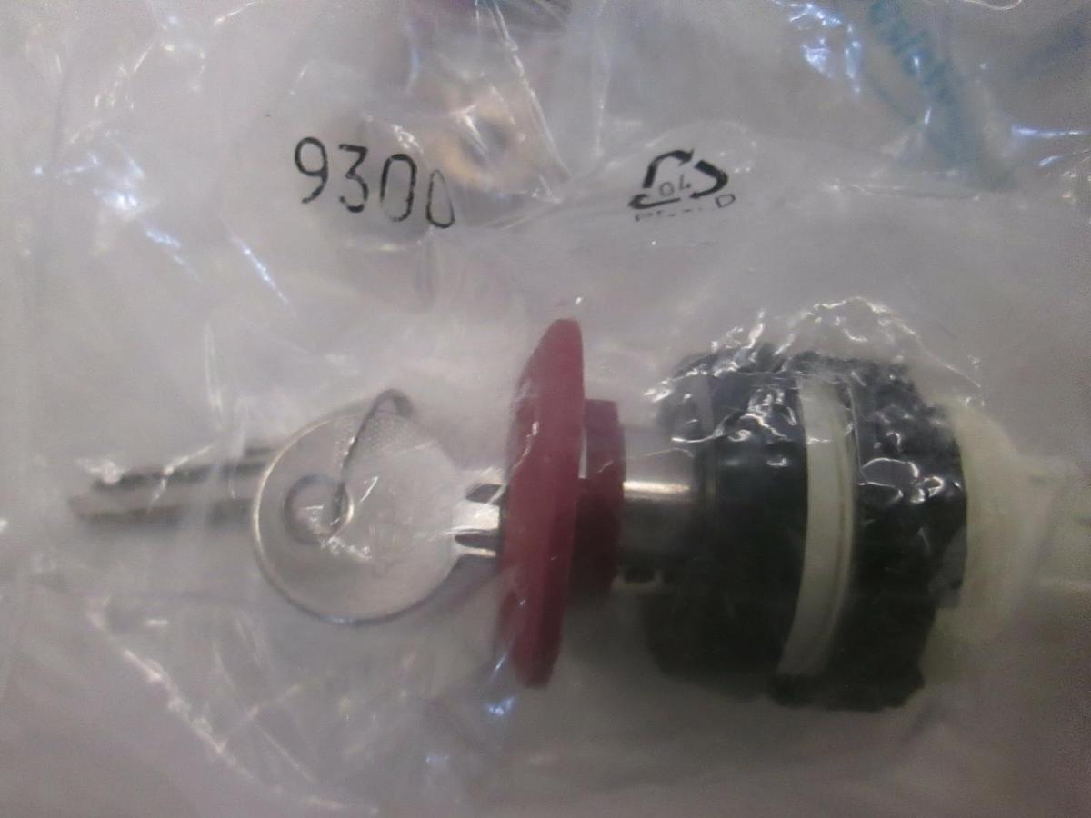 Festo, Push Button Switch w/Key, 9300, New, Lot of 8