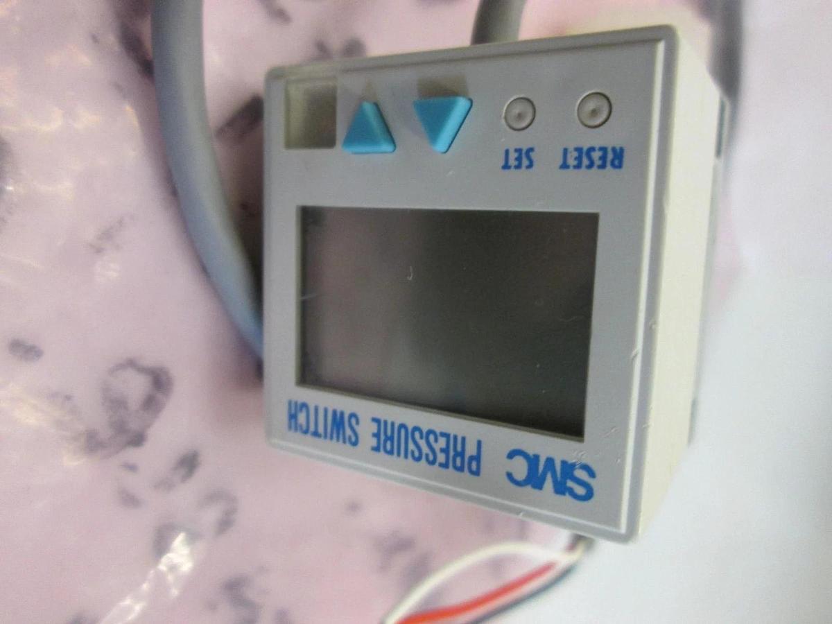 Used SMC, ISE4-T1-25, Digital Pressure Switch, Used