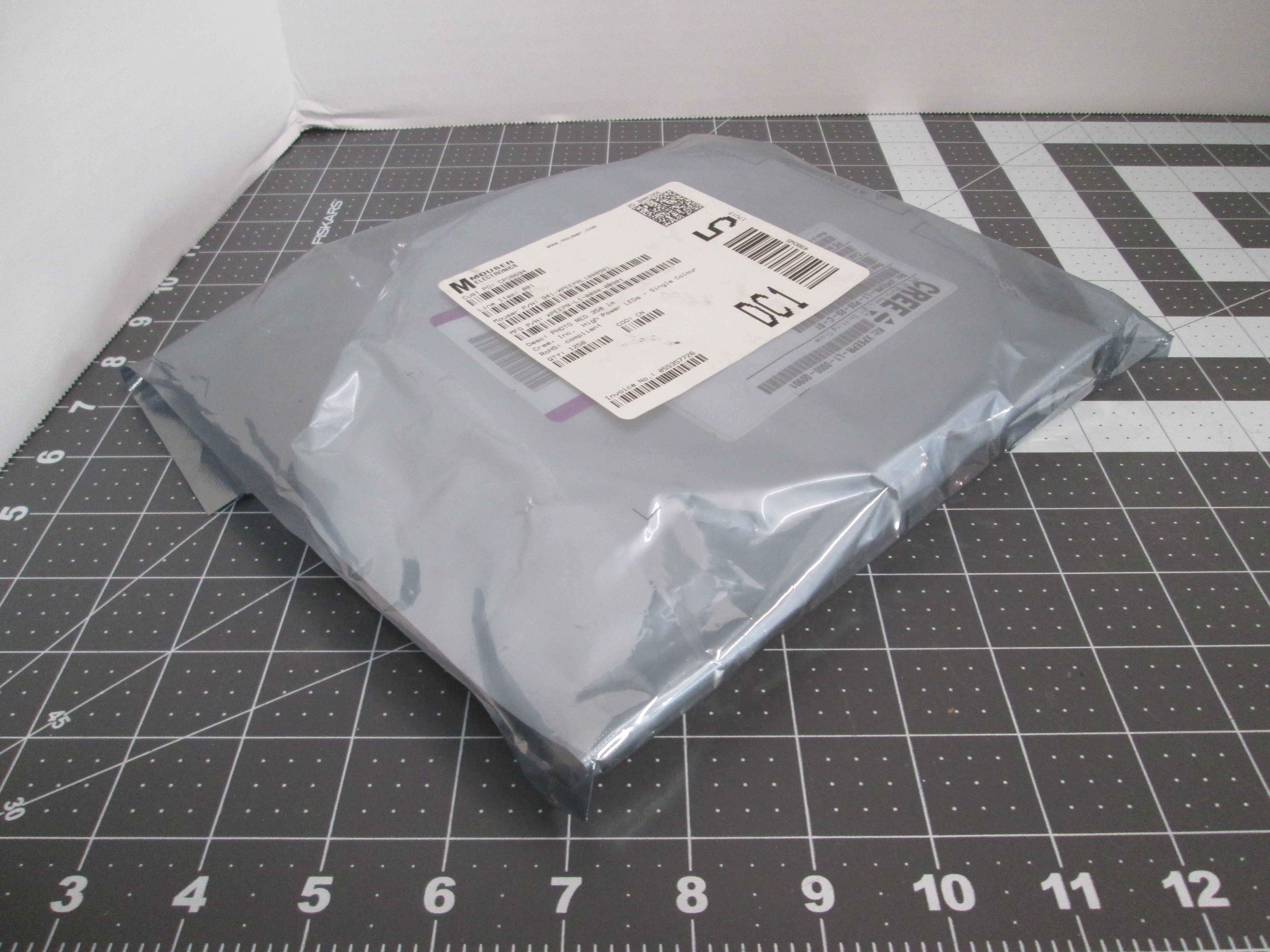 Cree, XPEEPR-L1-0000-00901, Photo Red 660nm LED 1258pcs High Power RoHS