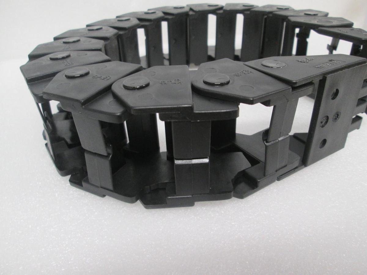 Used Igus, E16.3.060 (14 Pieces), 117.3.1PZ (2 Pieces) Energy Chain System, Used