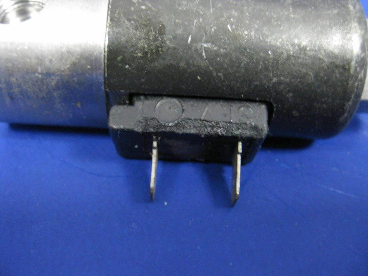 Used Honeywell Skinner B11RX5DN Valve, 1/8' Pipe, 200 psi, Lot of 25 Used
