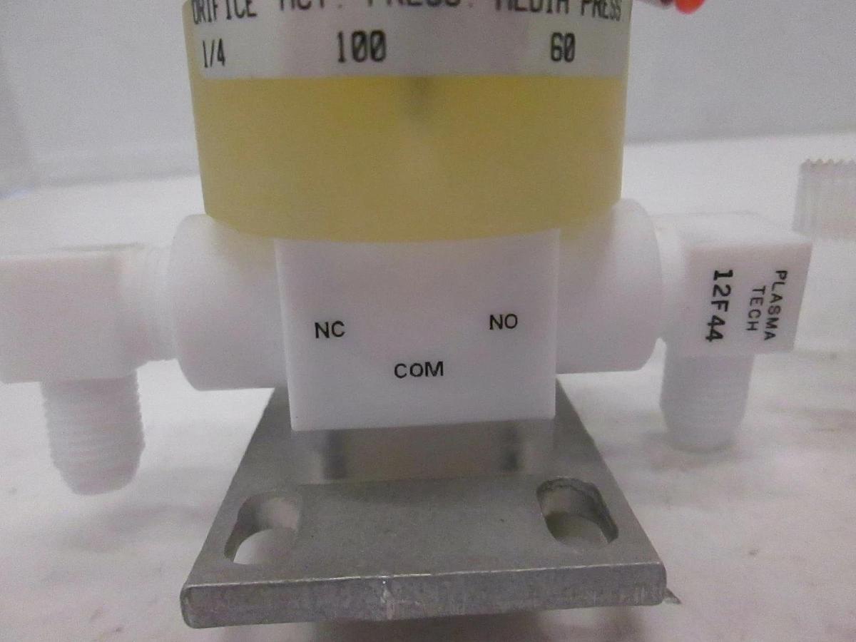 Used Fluorocarbon NV3-144-HP High Purity Pneumatic Valve 1/4" 100 psi, 50 psi, Used