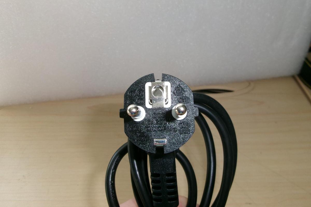 Used Qiaopu type E, power supply cord, angled head,16A 250V, new