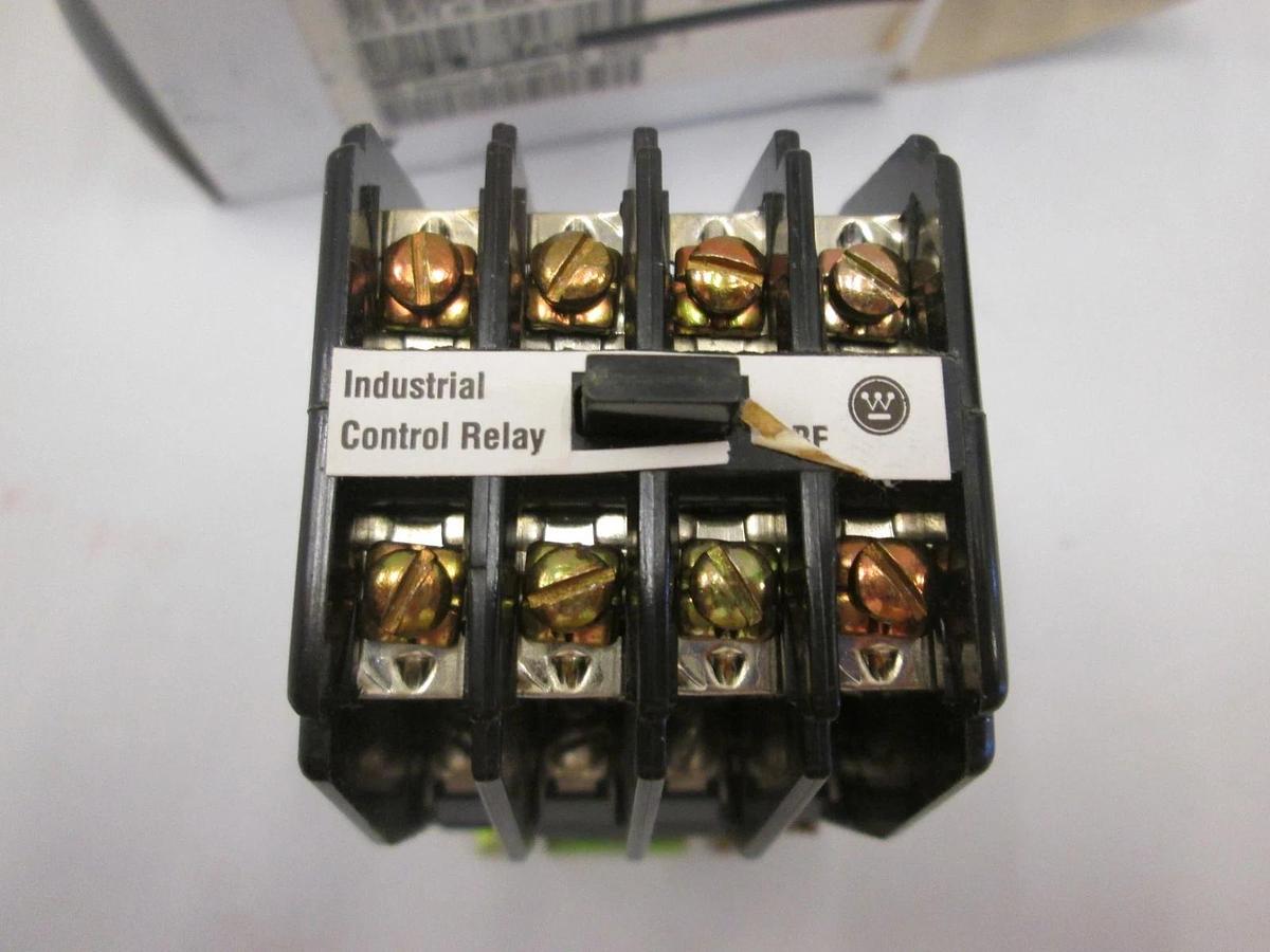 Used Cutler-Hammer, BF44F, Contactor, 4 Pole, 300 V, 10A, New