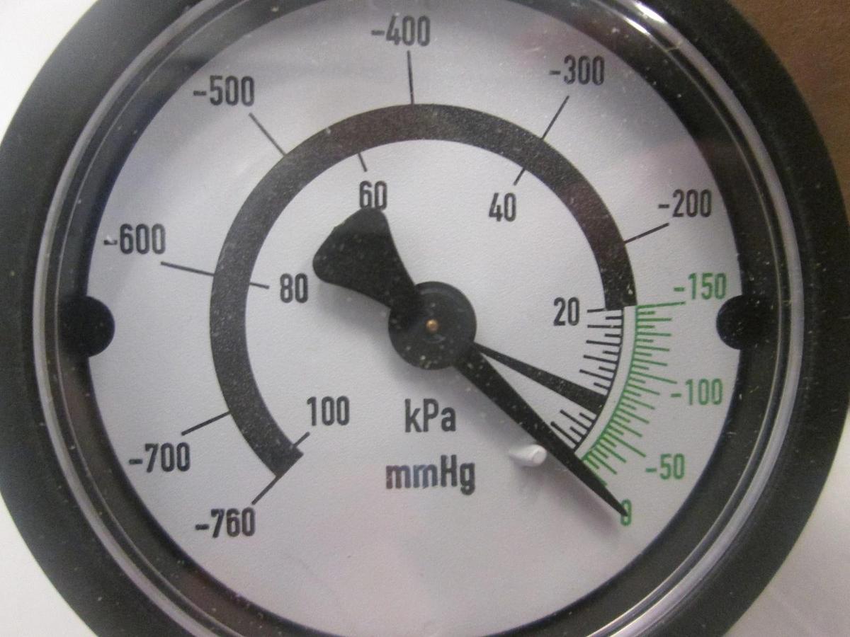 NoShok, 20.110, 760 MMHG/KPA Pressure Gauge, 1/4" NPT, Back Mount, New