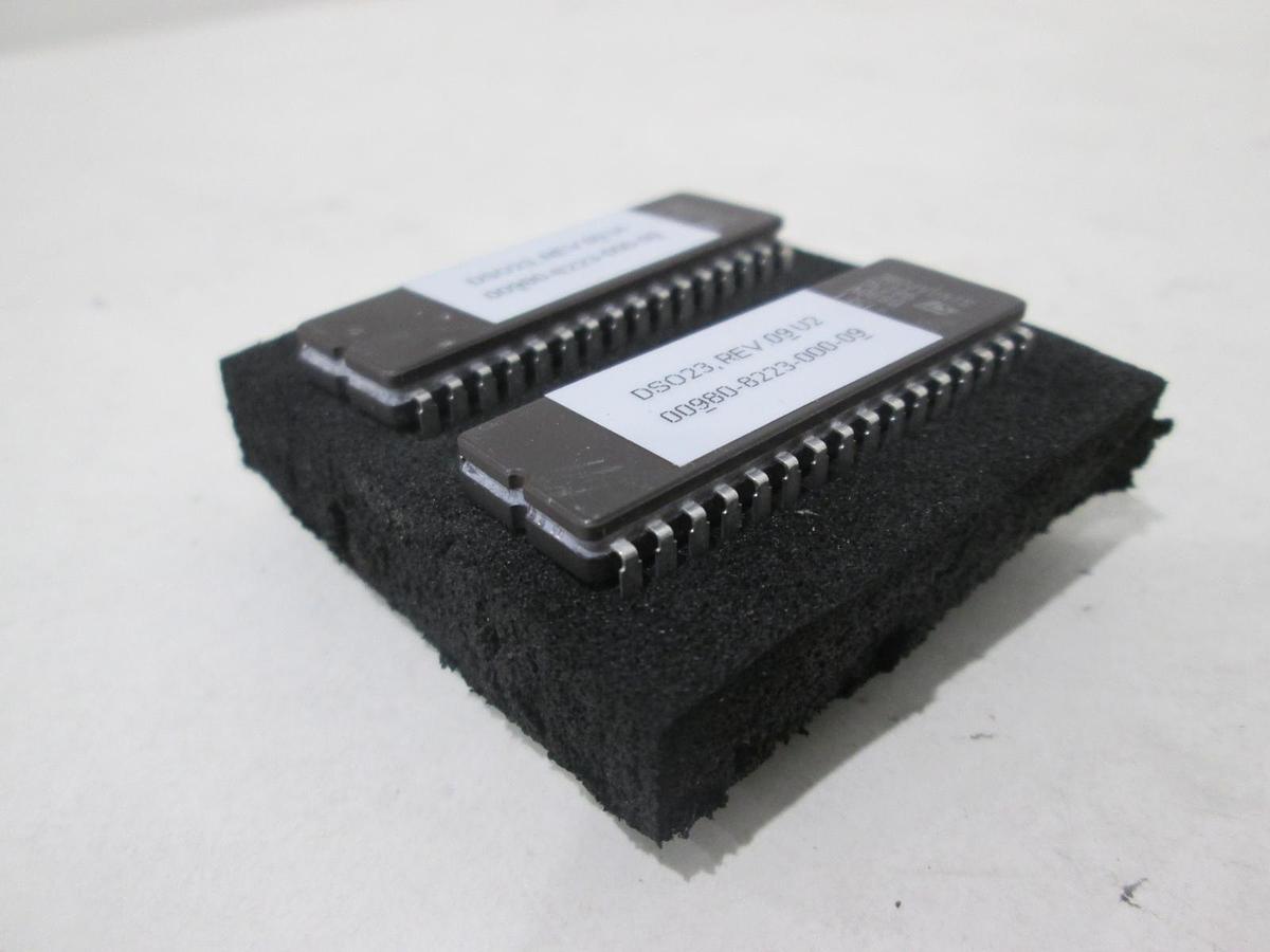 Used Texas Instruments, B880V, 00980-8223-000-09, Integrated Circuit, Used, Lot of 4