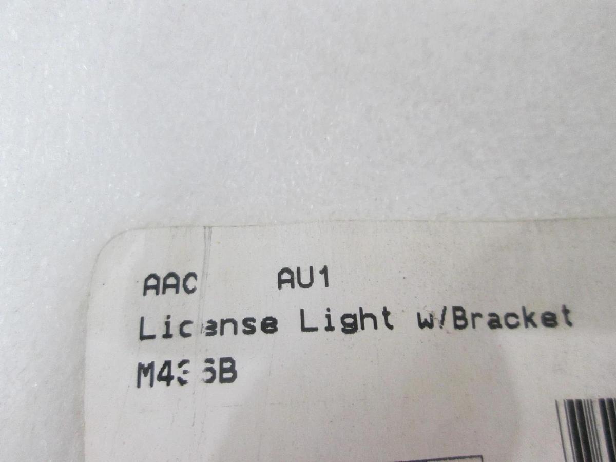 License Light w/ Bracket, M436B, New
