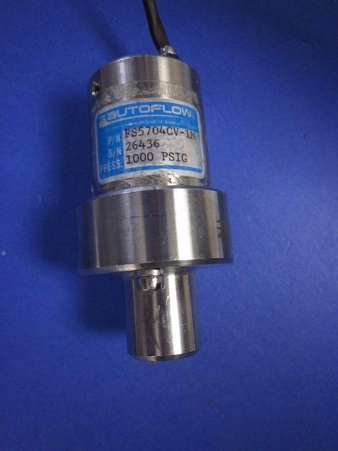 Used Autoflow FS5704CV-8M Adjustable Flow Switch for High Flow Liquid, Viton Seal