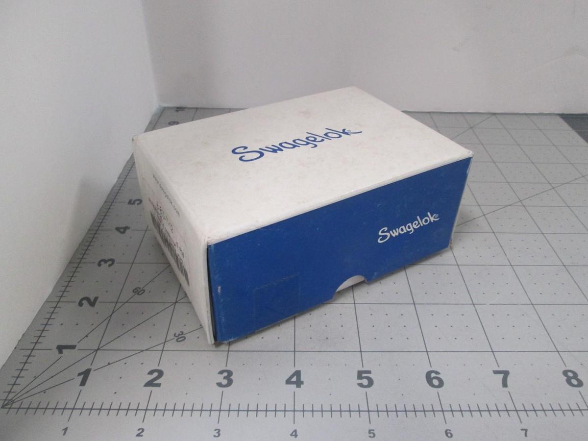 Swagelok, B-810-7-12, Female Connector, 1/2 Tube, 3/4 Female Pipe, New, Lot of 5