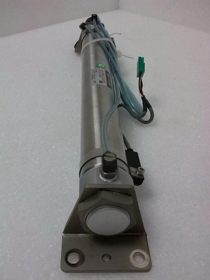 Used TEL Tokyo Electron Horiz Transfer Cassette Lifter Cylinder SMC 10CDM2L32, Used