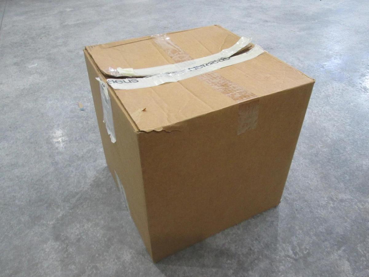 Heraeus, D3CN13001, Quartz Plate, New, Lot of 2