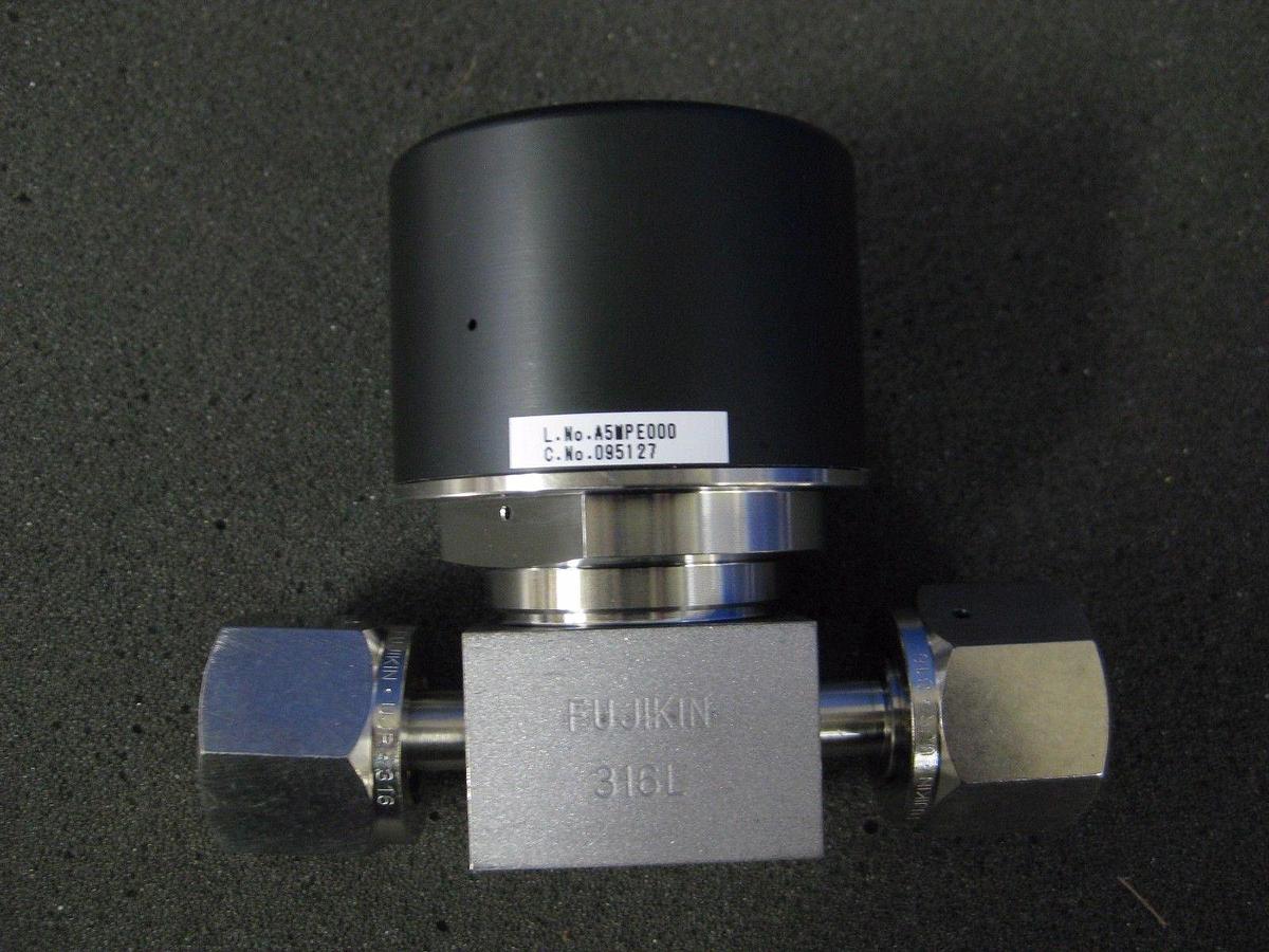 Fujikin FPR-ND-71-9.52-2 NEW MEGA-ONE LA Low Press NC Diaphragm Valve, NEW
