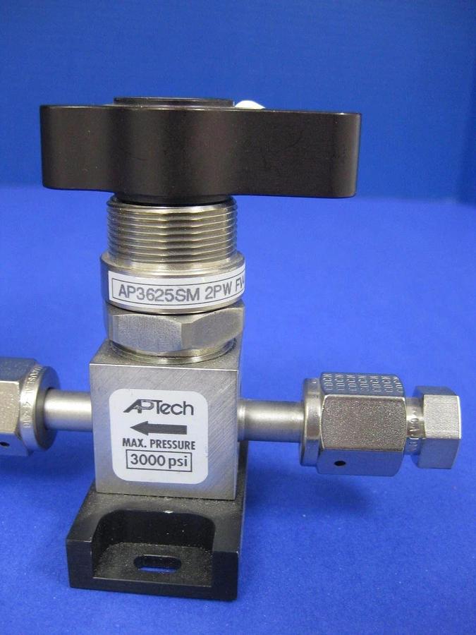 Used Tescom 74-2461KA420-037 Pressure Regulator Assy w/ Aptech AP32625SM, Used