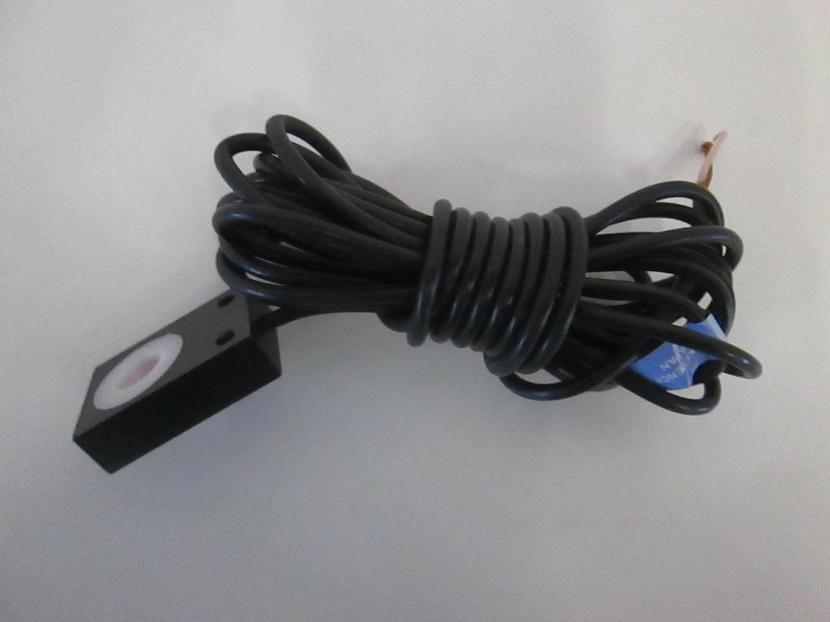 Used Keyence, TH-310, Proximity Sensor, Used