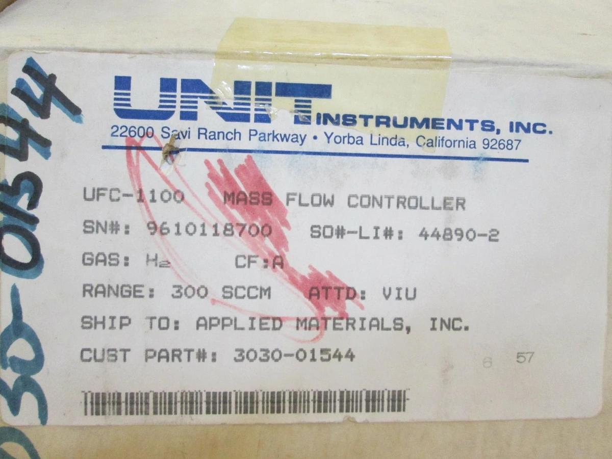 Used Unit UFC-1100 Mass Flow Controller MFC, H2, 300 SCCM, 1/4" Male