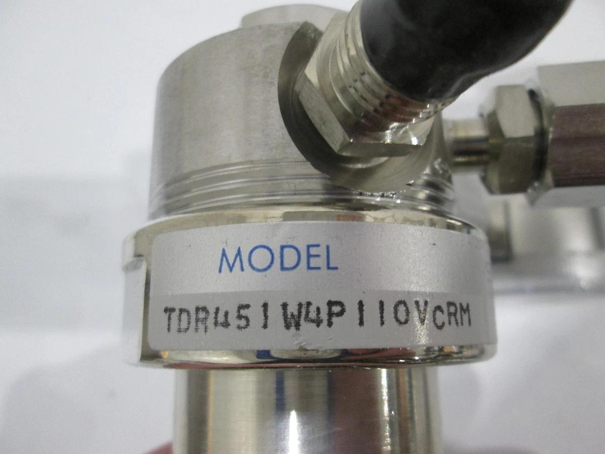 Used Veriflo, TDR451W4P110VCRM, Regulator w/ 4 Ports, 2 Gauges, Used
