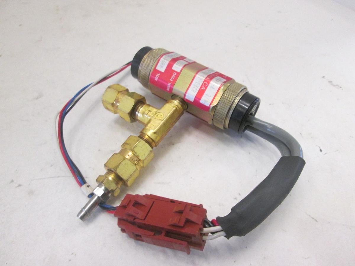 Used Wasco Inc., HE907-58B-X/7596, Vacuum Switch, 125 PSIG, Used