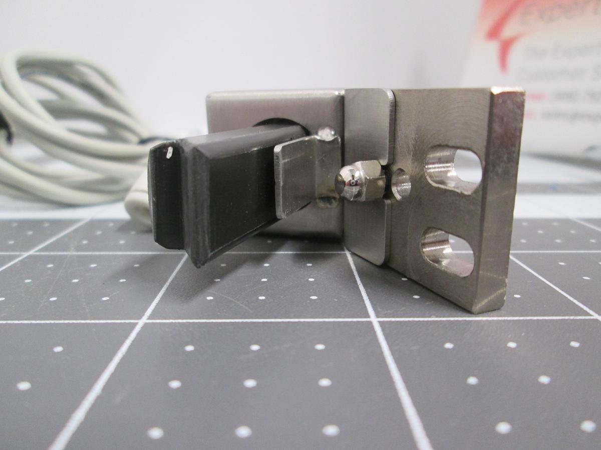 Used Lot of 2 SMC CDJPB10D-E6387-15 Pin Cylinder with D-M9B Auto Switches Fittings