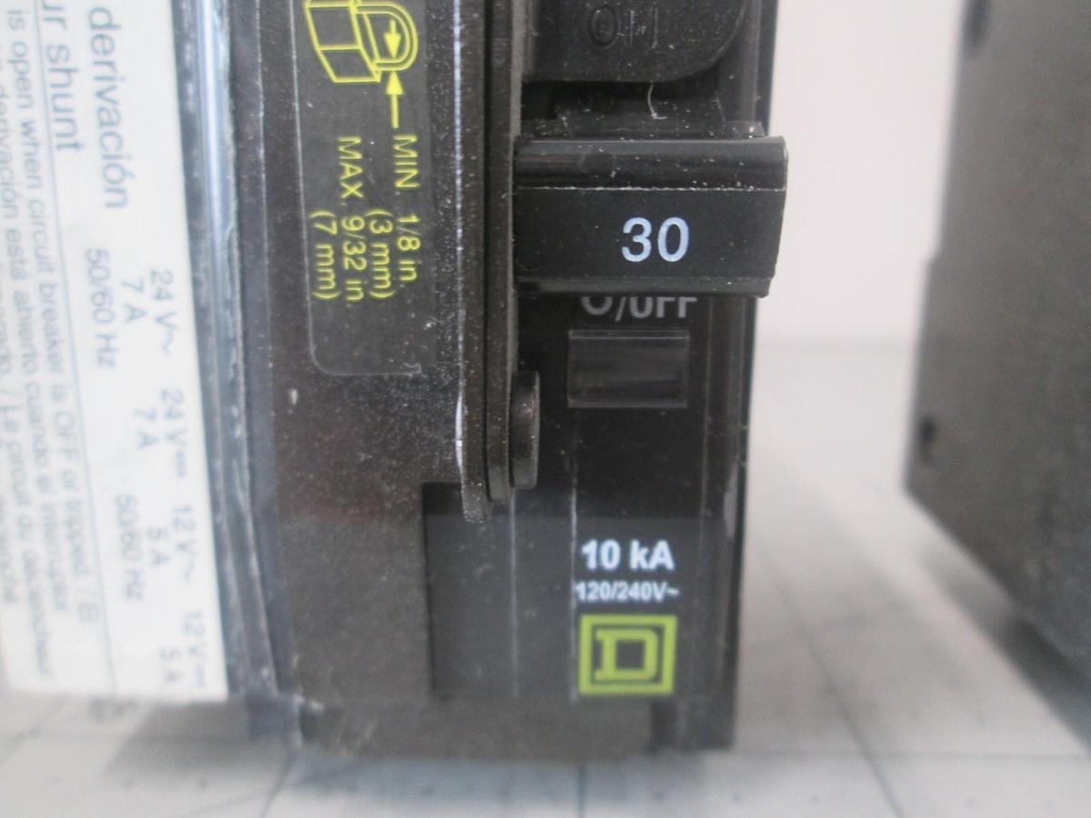 Square D, QO215, 2 Pole, Circuit Breaker w/ Shunt Tip,120/240V, Used, Lot of 2