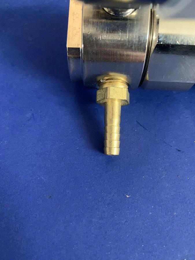 Air Products E11-N141A Pressure Regulator, 25psig with Gauge, unUsed