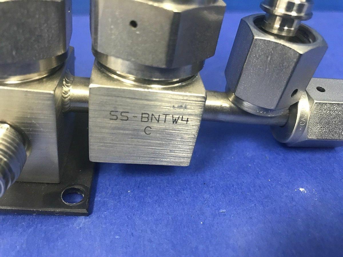 Used Swagelok SS-BNTW4-C Valve Assembly with Double Actuators and 5 Ports, Used