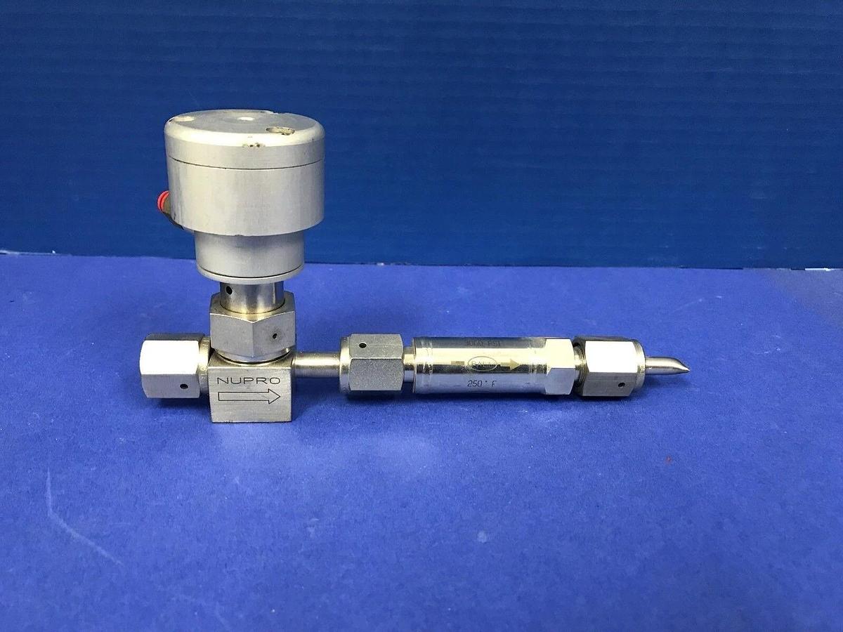 Used Nupro SS-4BK-V51-1C Bellow Sealed Valve w/ Gaskleen GLFPF3000VMM4 Filter, Used
