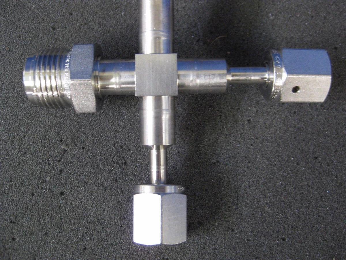 Used Swagelok CROSS Reducer Assy, 1/2" MVCR x 1/2" FVCR x 1/4" FVCR x 1/4"FVCR, Used