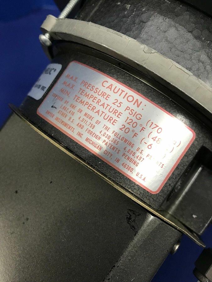 Used Dwyer 3000MR Photohelic Gauge 0-50mm / 0-0.5kPa Water, Used