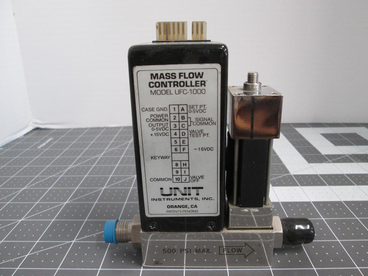 Used UNIT Instruments, UFC-1000 Mass Flow Controller 400 SCCM O2 Oxygen MFC