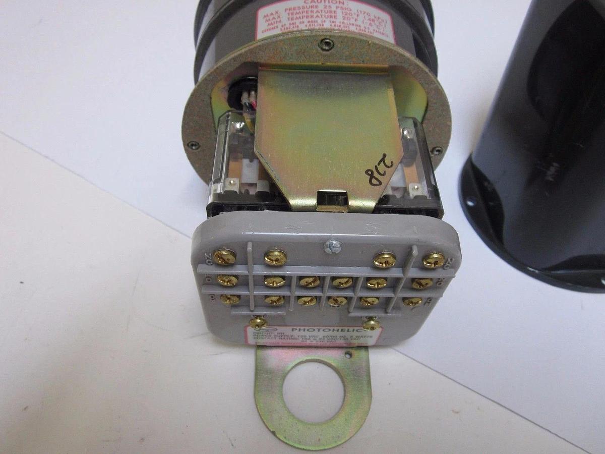 Used Dwyer 3001AVC Photohelic Gauge 0 to 1", Used