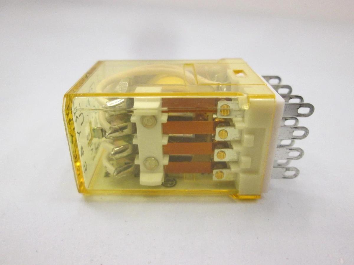 Used IDEC, RY4S-U, DC 24 V Relay, Used