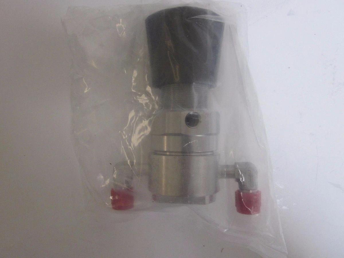 Tescom 64-2642KT690-117, Pressure Regulator - 2 Port, 600 psi, Male VCR Elbow