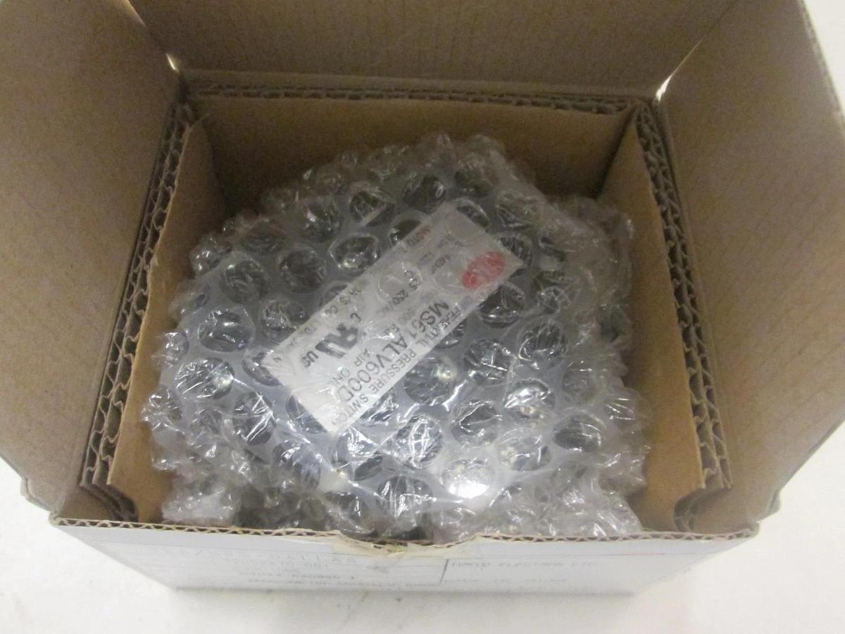 MANOSTAR, MS61ALV600D, MANOMETER MS6AALV 600D, New
