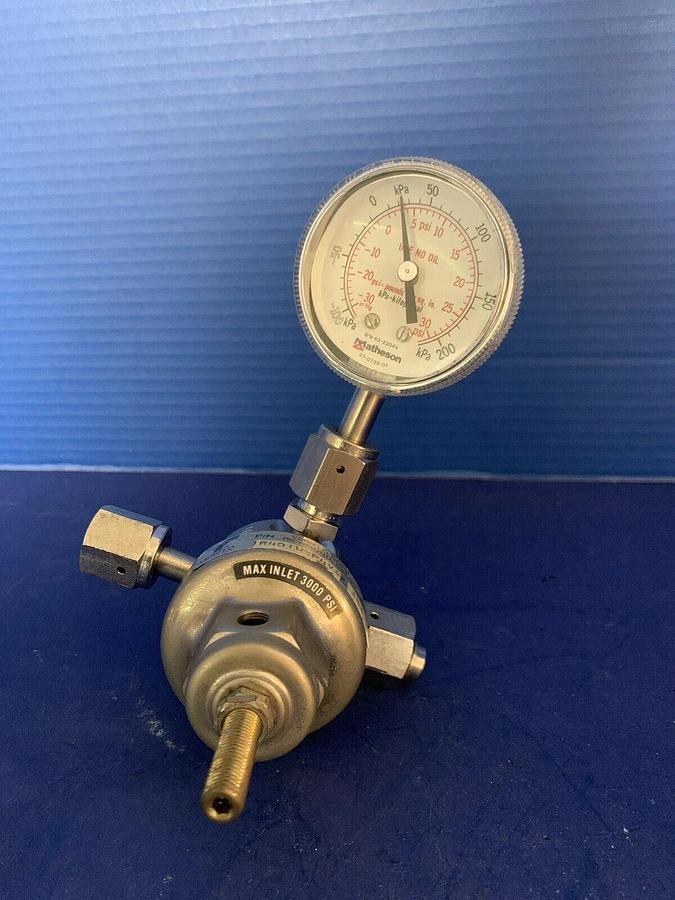 Used Veriflo IR40IW3P4VSF Regulator, 3 Ports, 1/4" FVCR x 1/4" FVCR w/ Gauge, Used