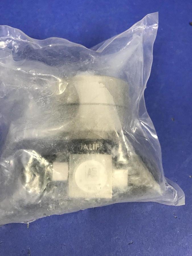 Qualiflow ASM Pneumatic 2-Way Test Helium Valve, 3x10(-9) atm.cm3/sec, NO, New