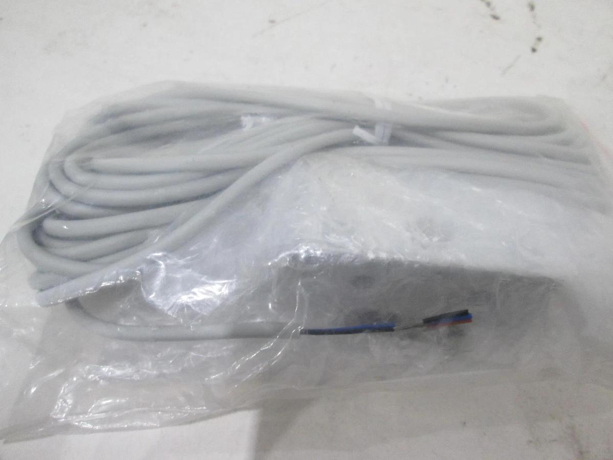 SMC, CRJU1-90-M9NWL, Magnetic Switch and Air Cylinder, Used